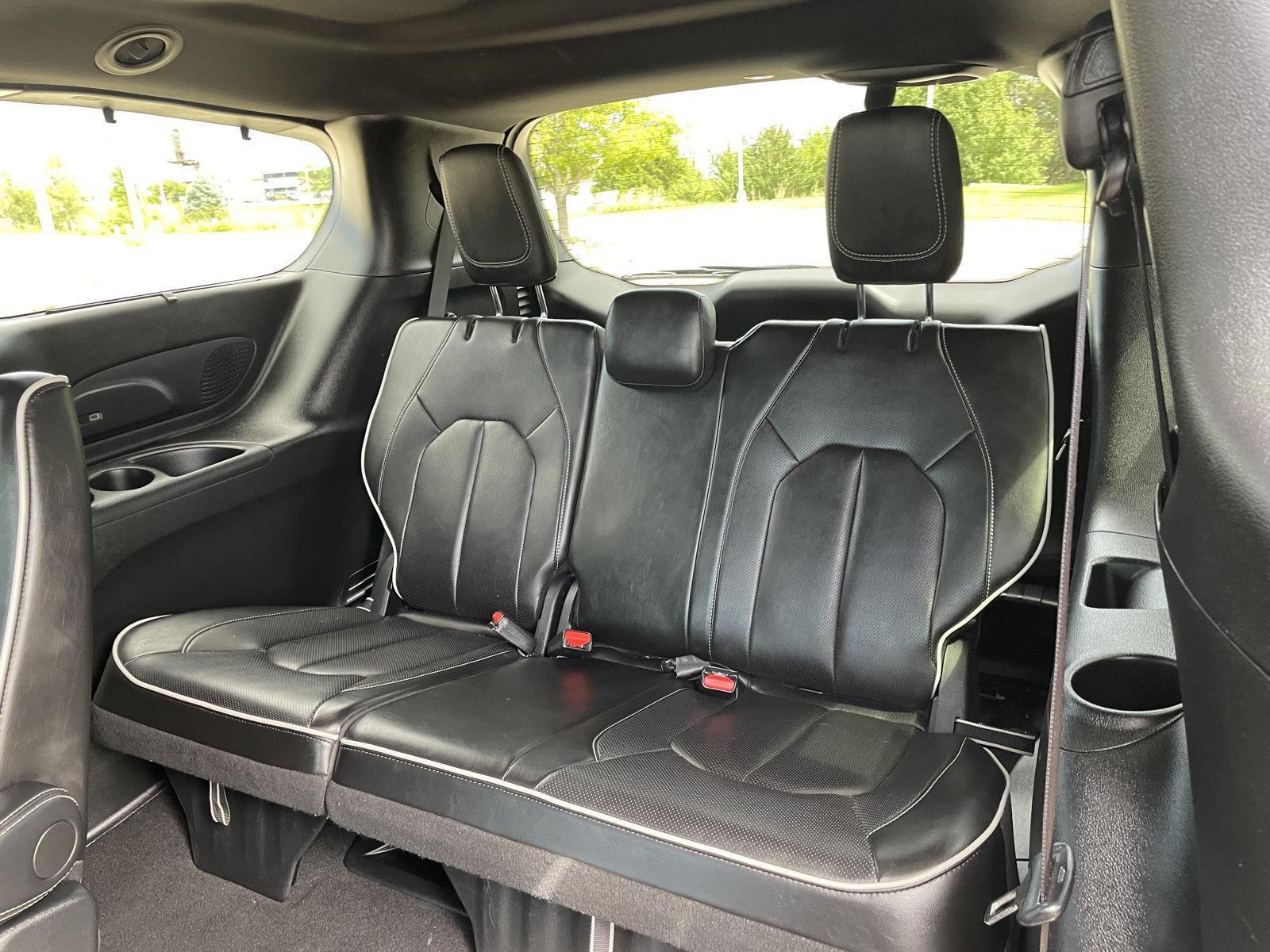 Vehicle photo 21