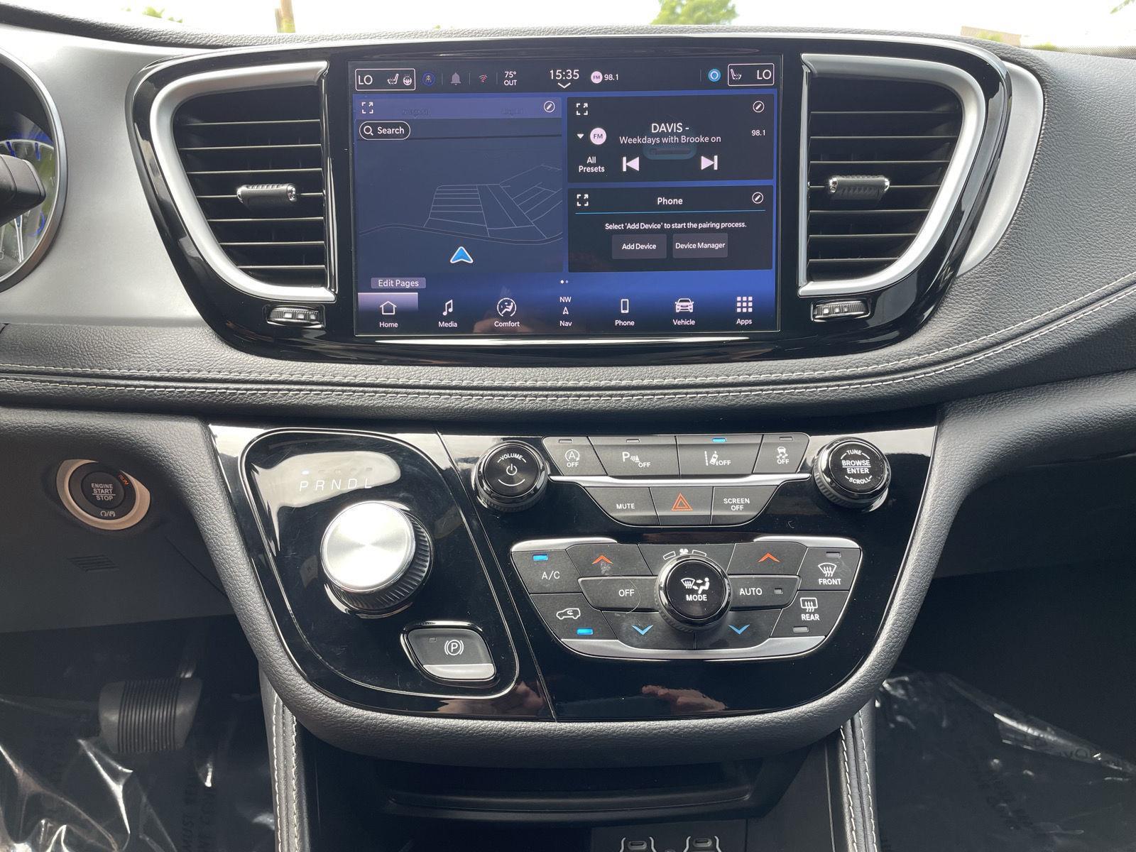 Vehicle photo 24