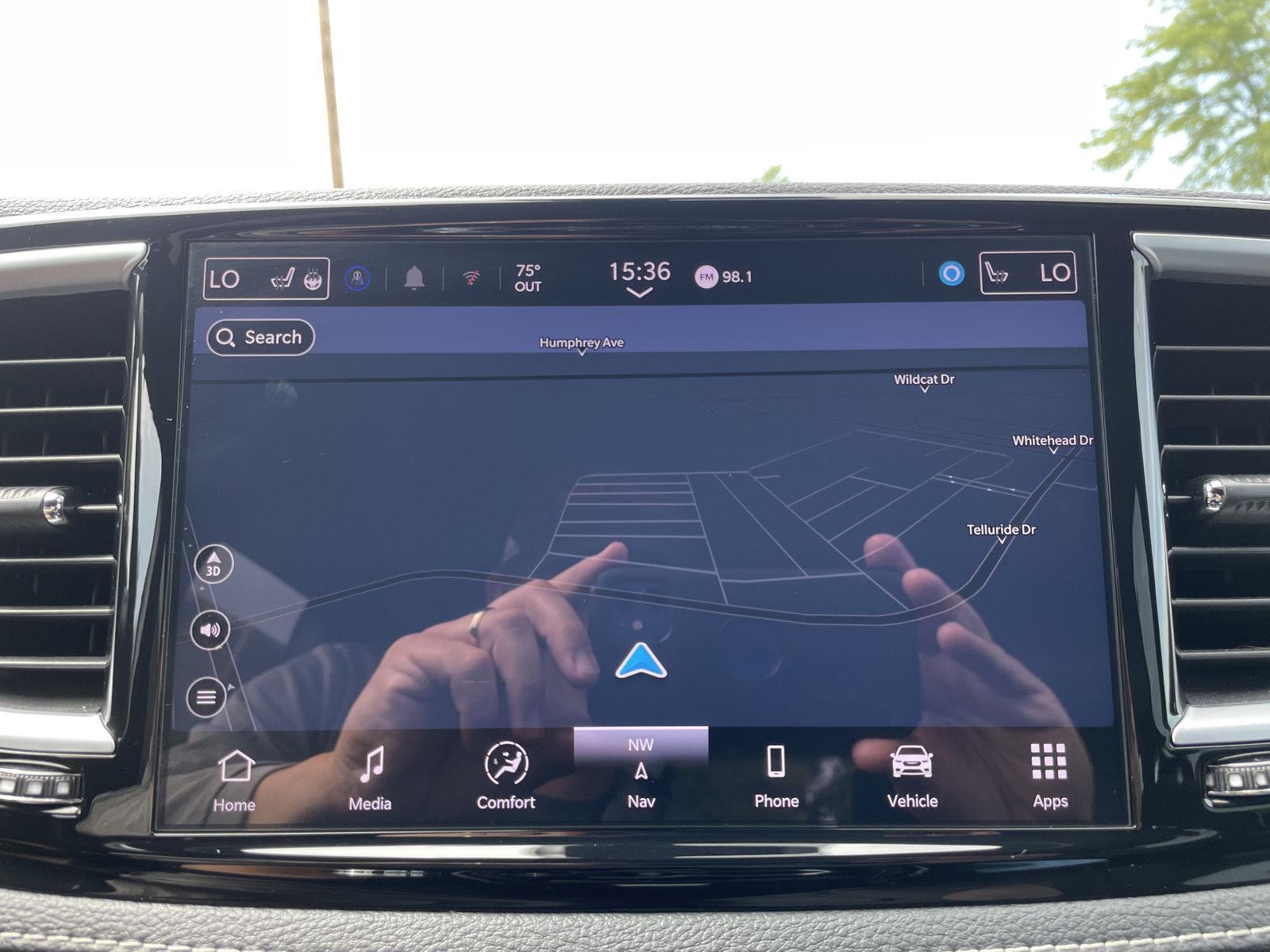 Vehicle photo 26