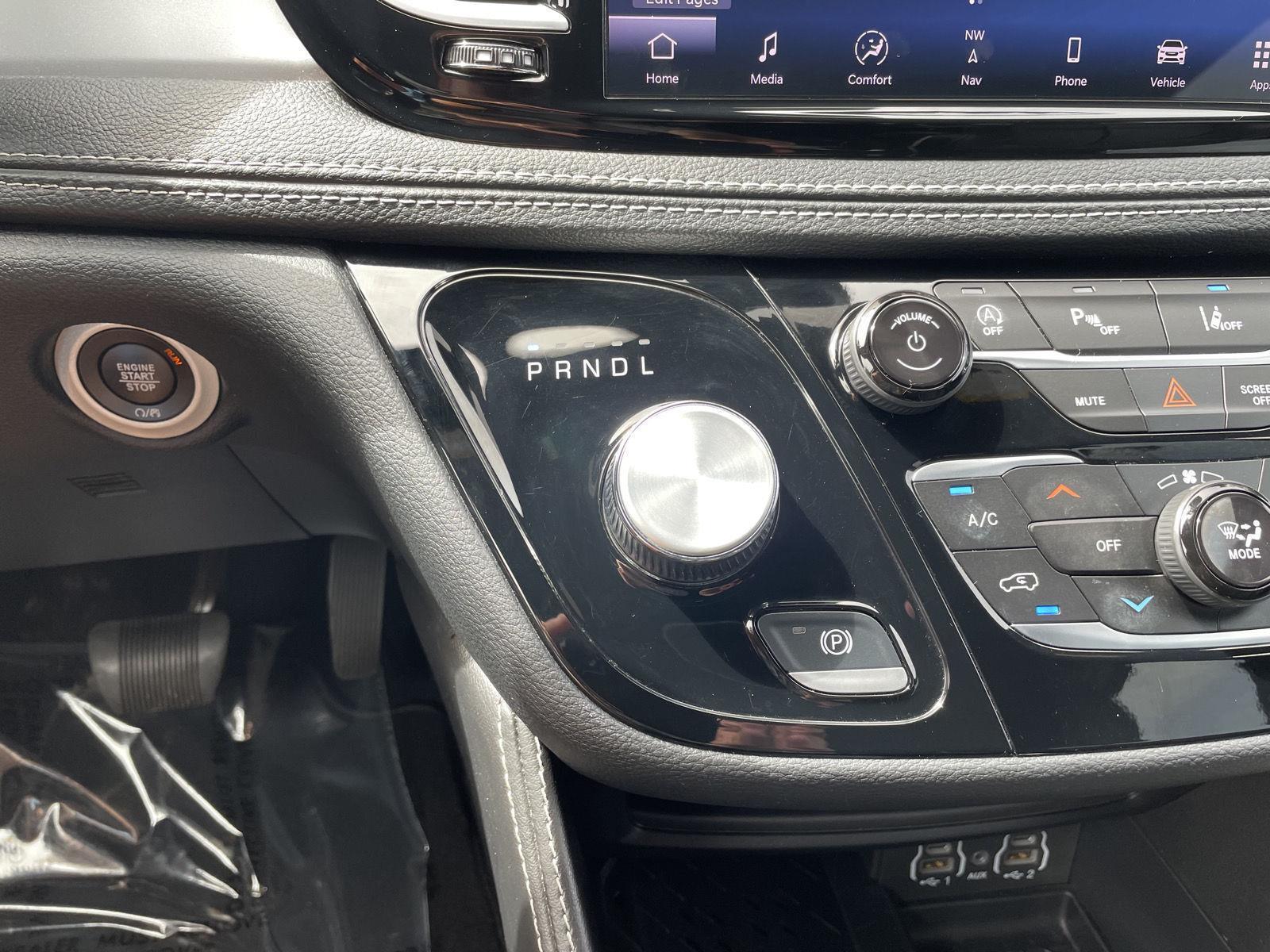 Vehicle photo 32