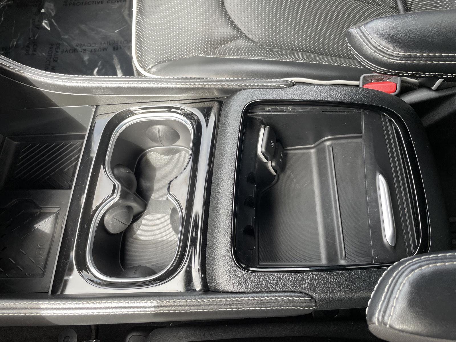 Vehicle photo 33
