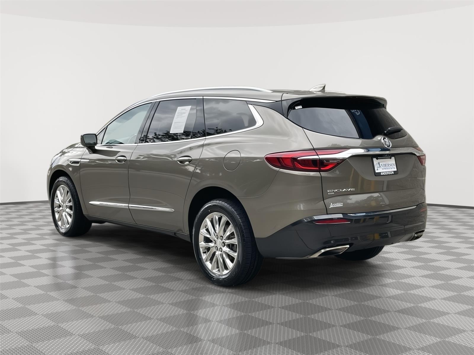Vehicle photo 9