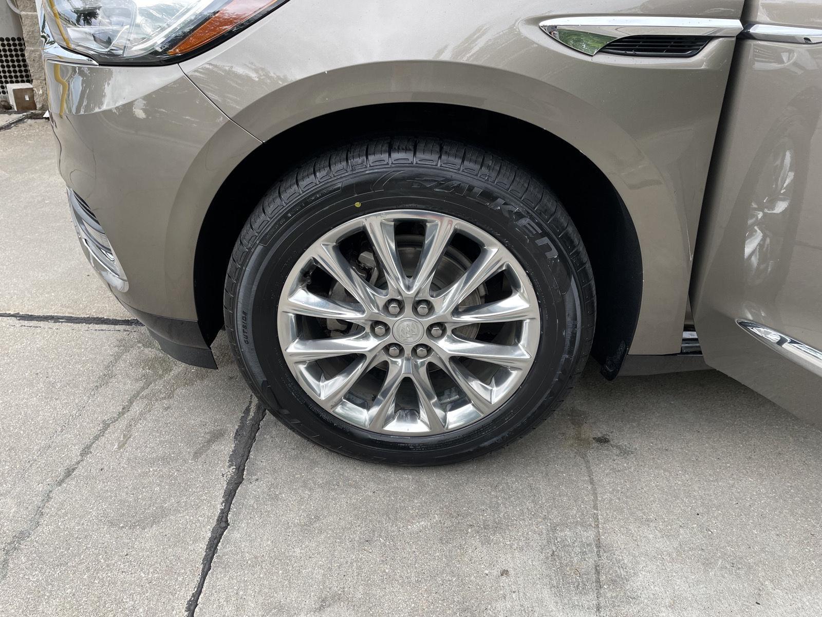 Vehicle photo 10