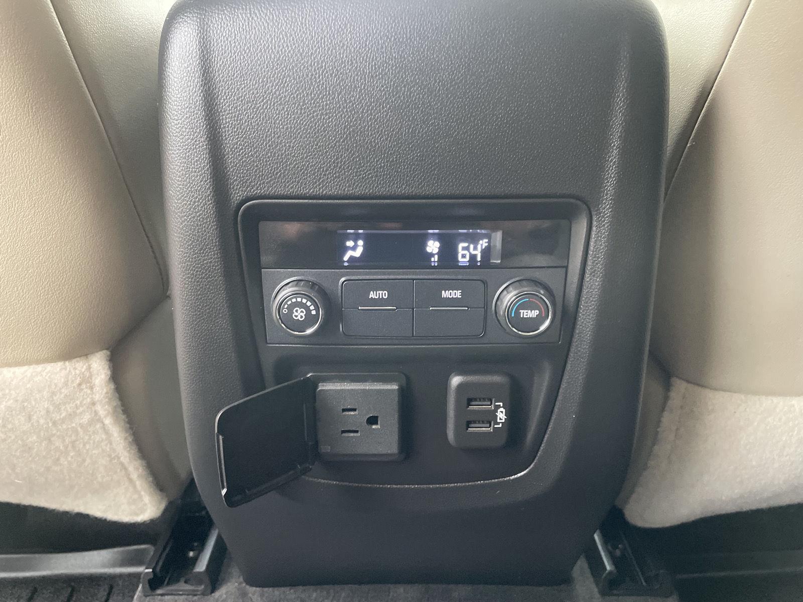 Vehicle photo 21