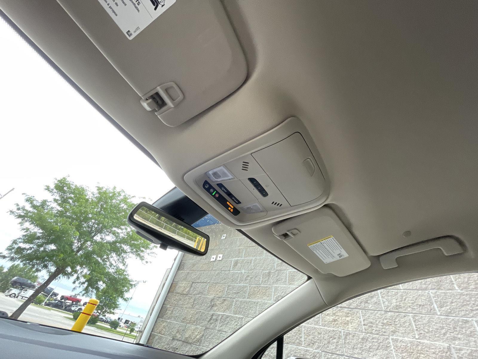 Vehicle photo 23