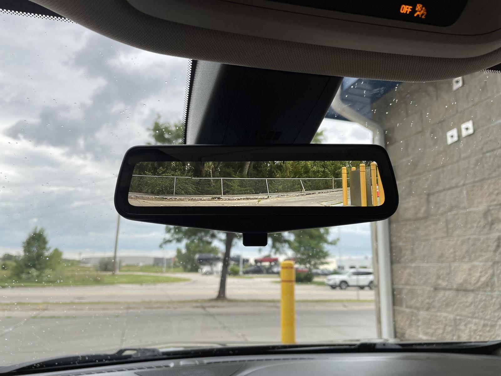 Vehicle photo 24