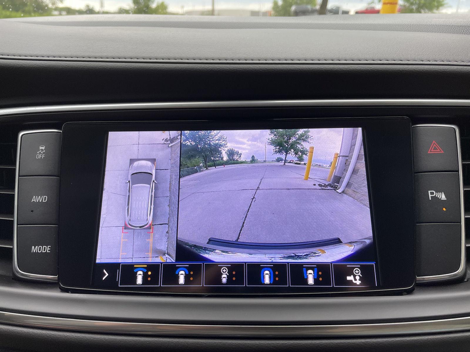 Vehicle photo 27