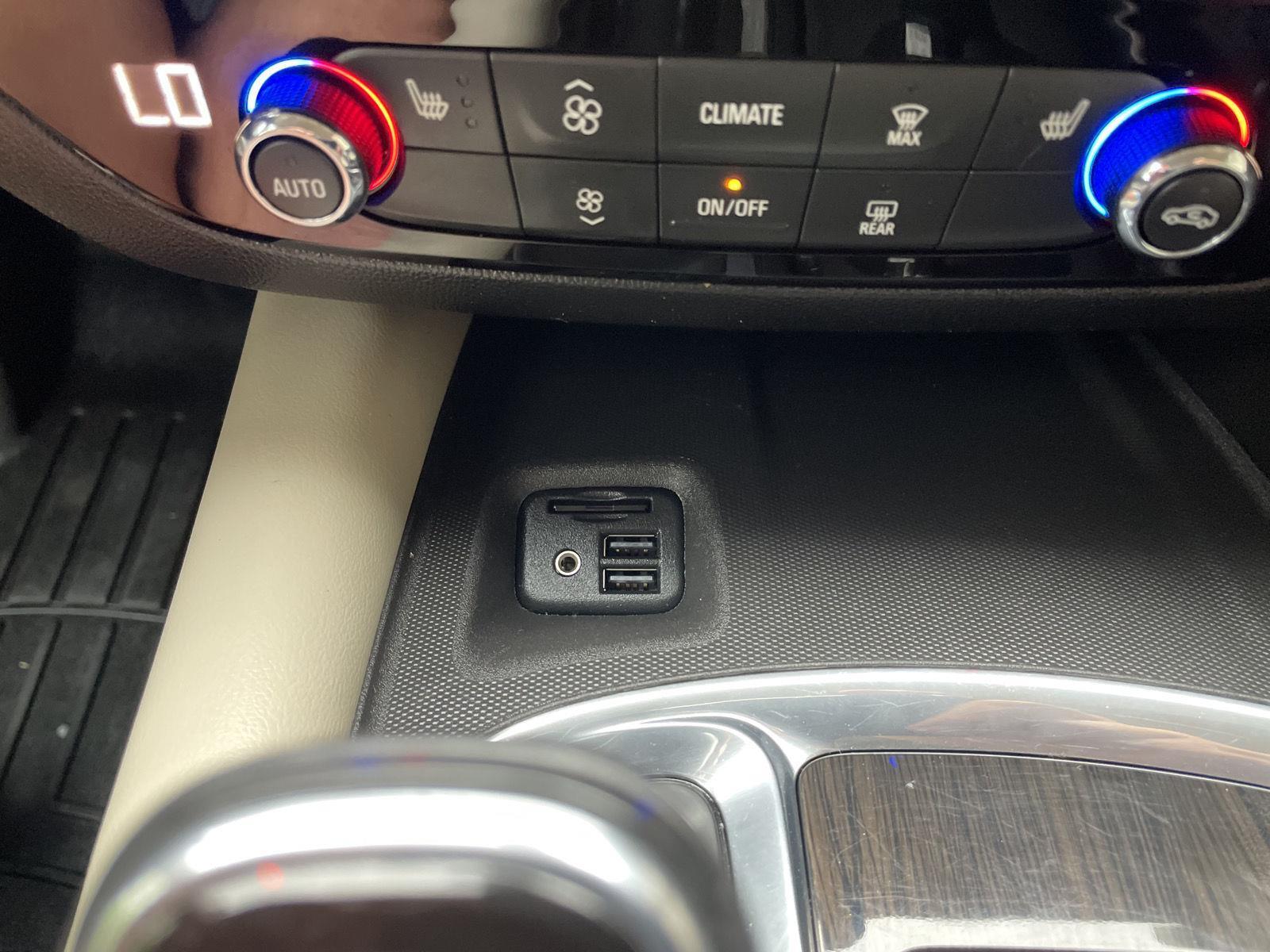 Vehicle photo 32