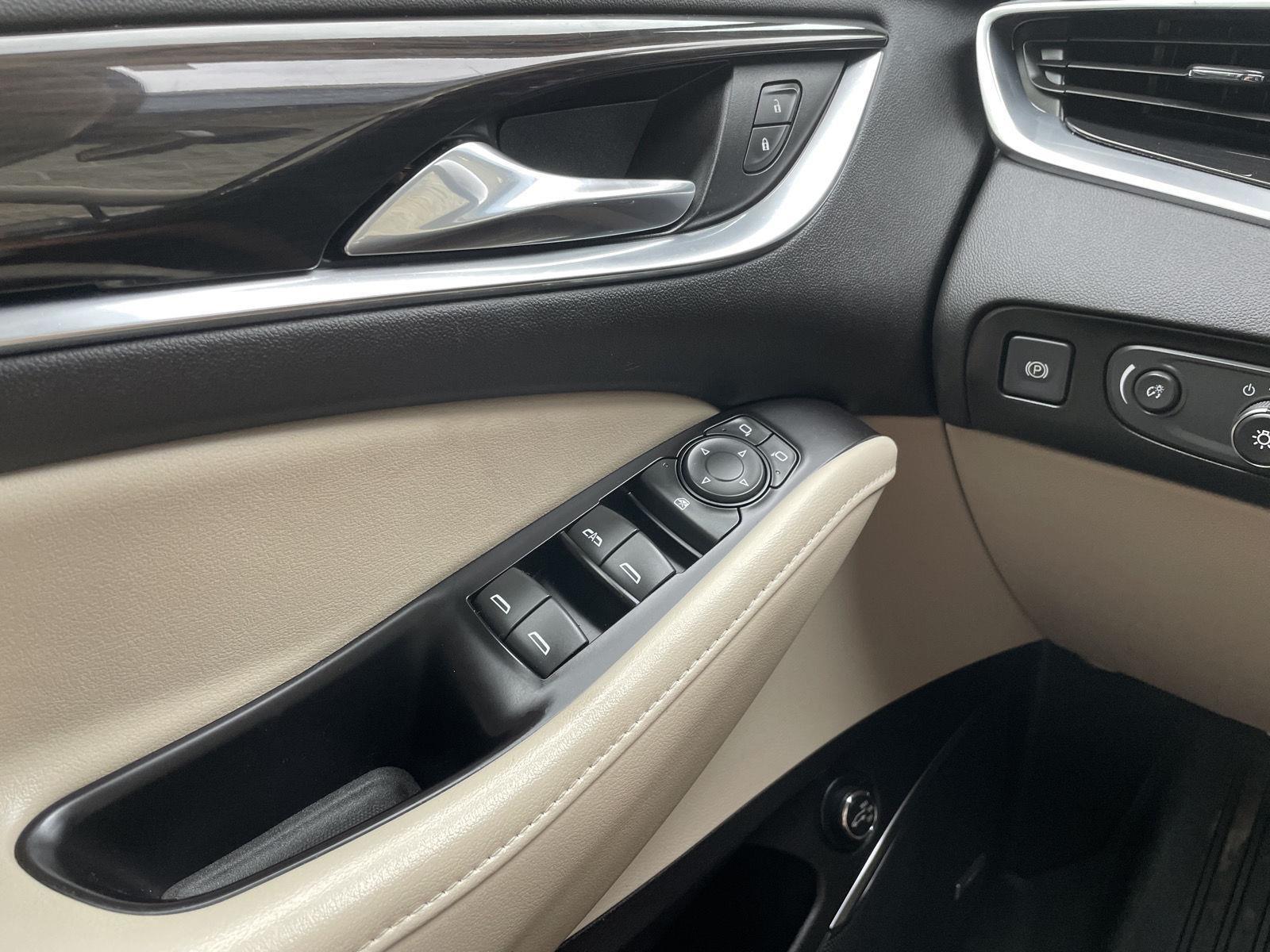 Vehicle photo 33