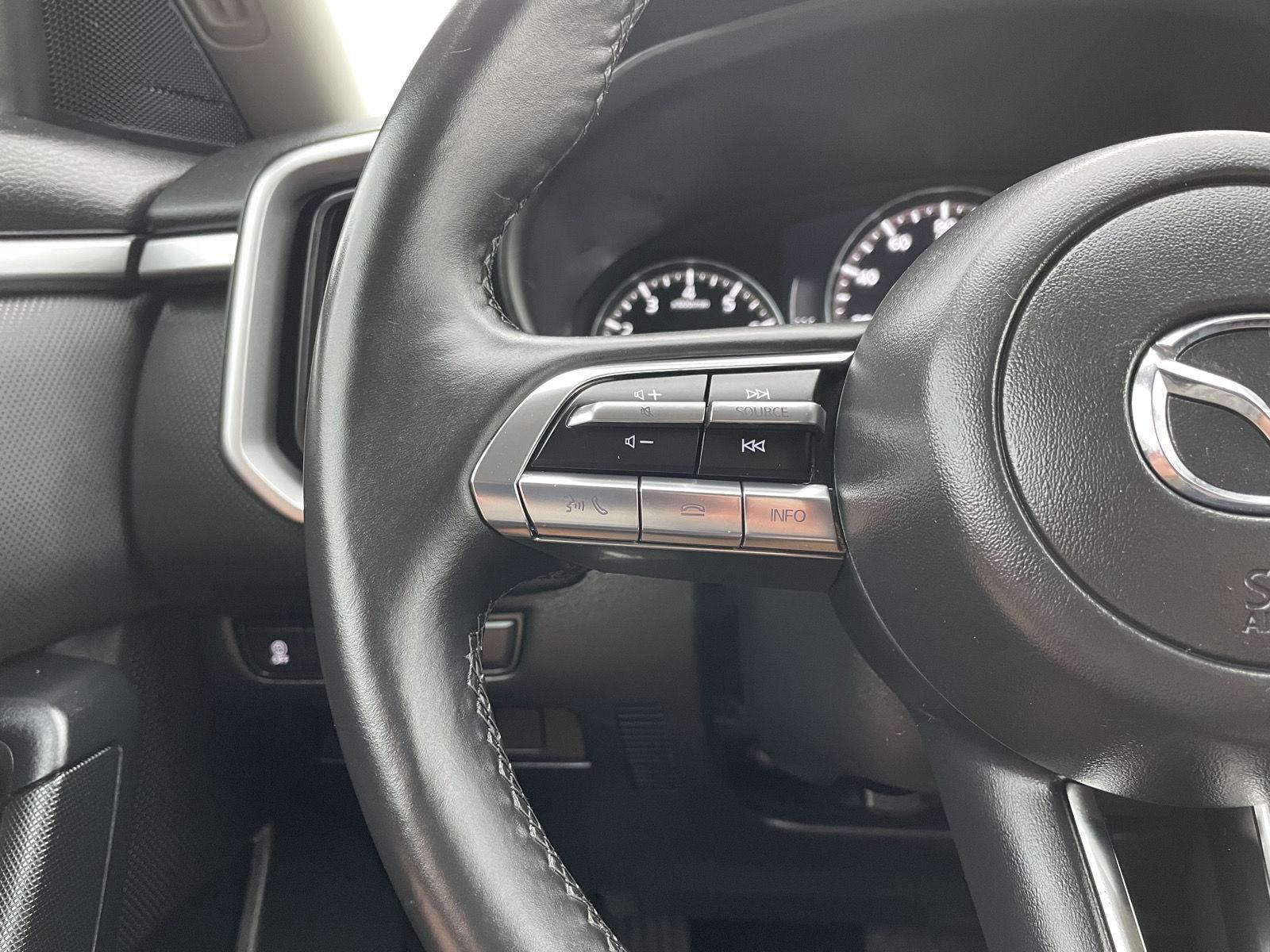 Vehicle photo 13