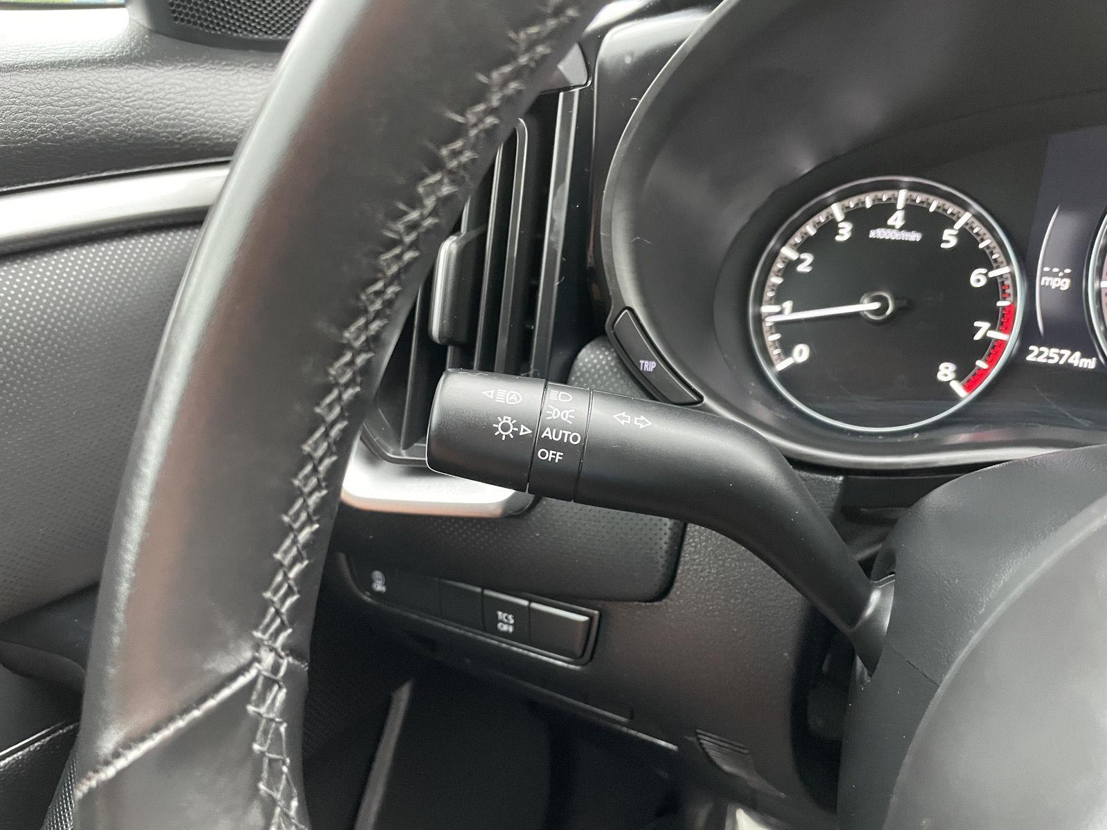 Vehicle photo 16