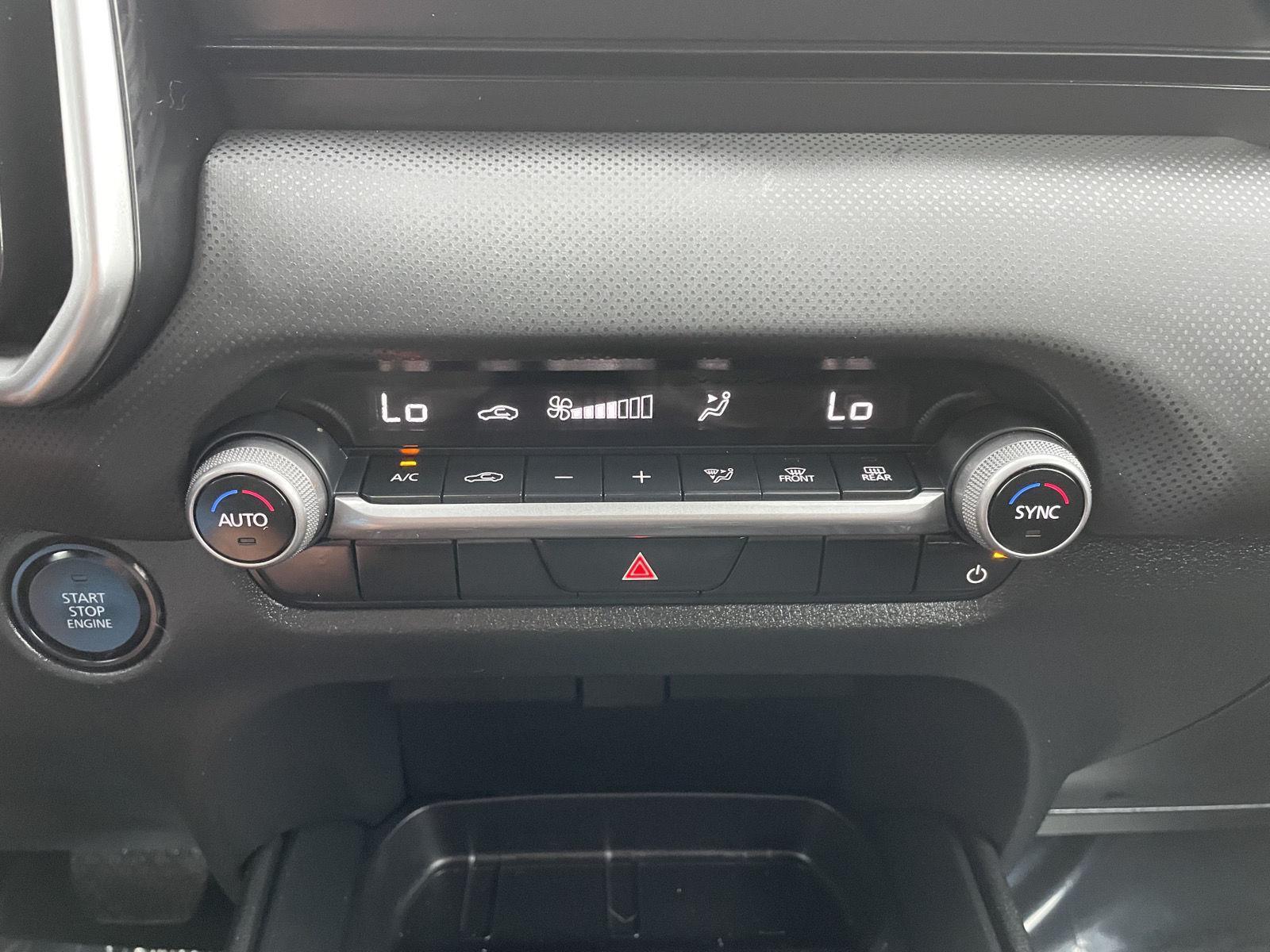 Vehicle photo 25