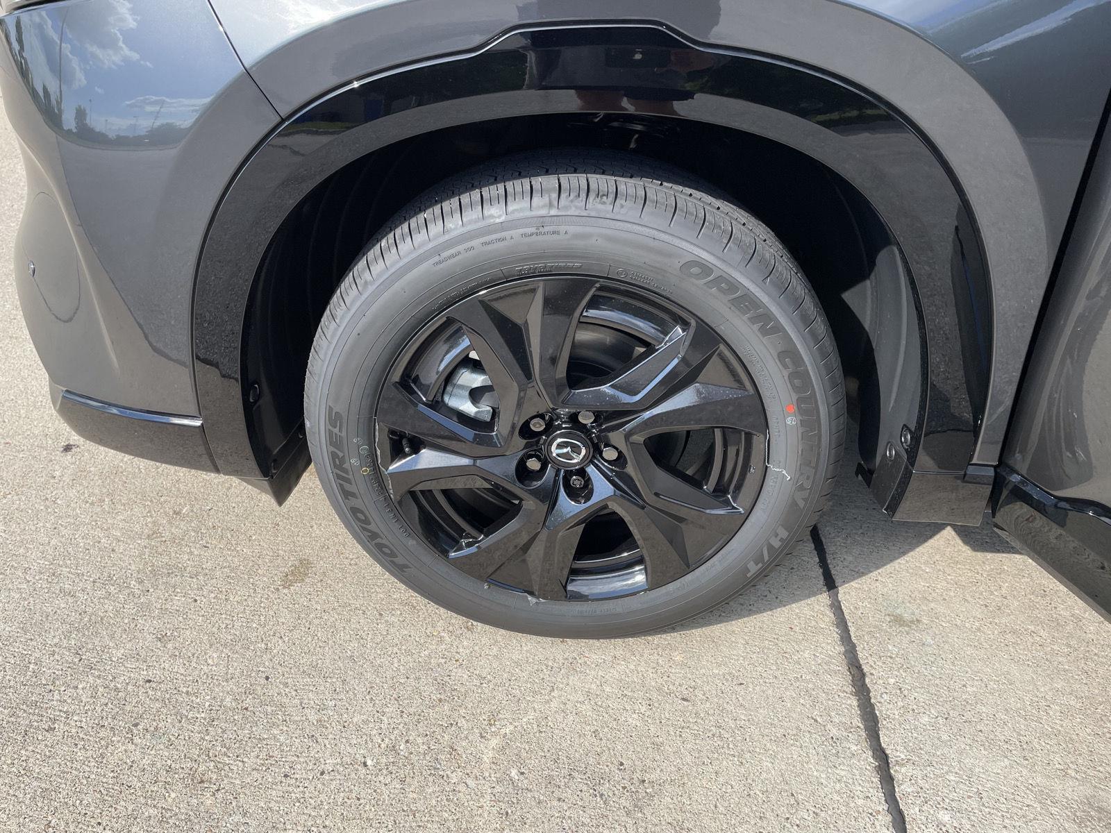 Vehicle photo 10