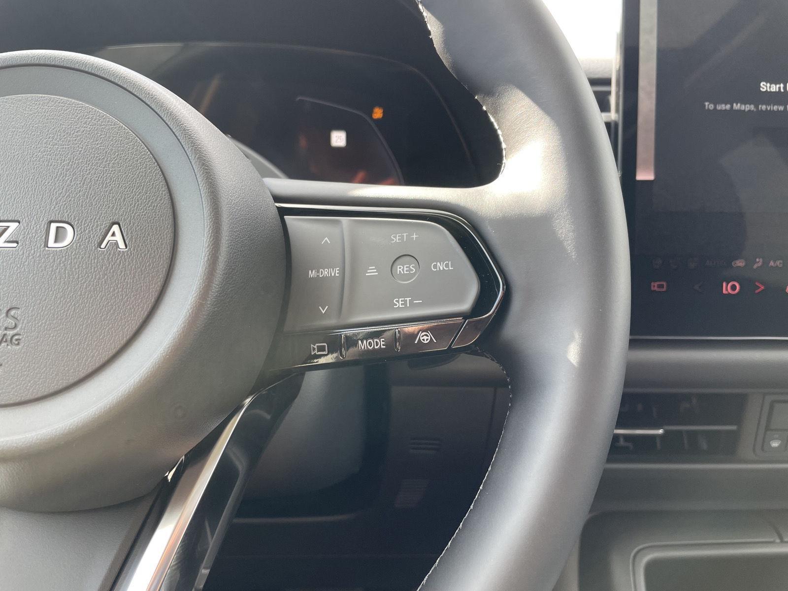 Vehicle photo 13