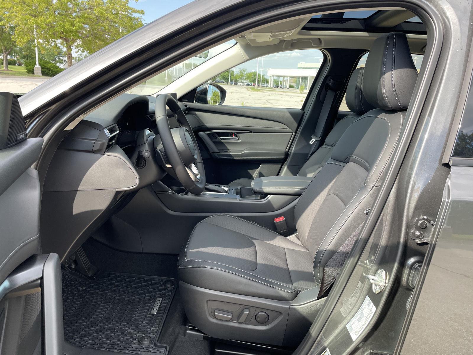 Vehicle photo 16