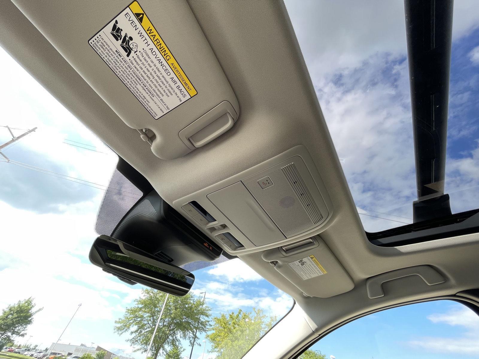 Vehicle photo 21