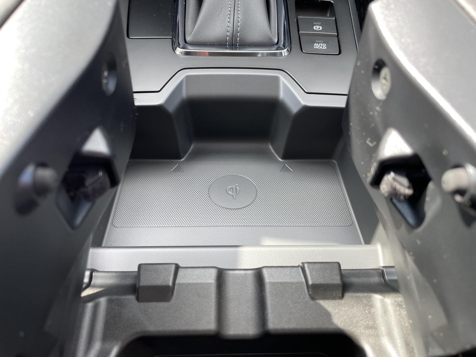 Vehicle photo 29