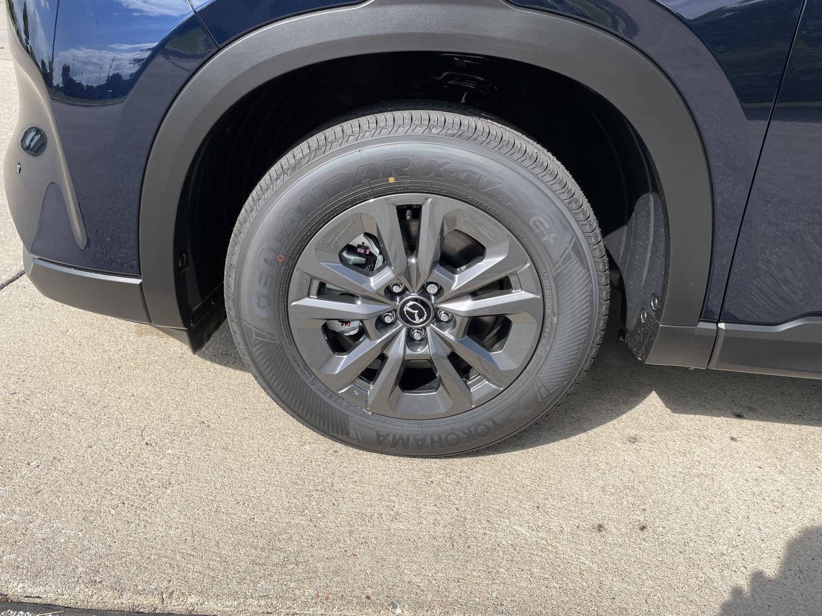 Vehicle photo 10