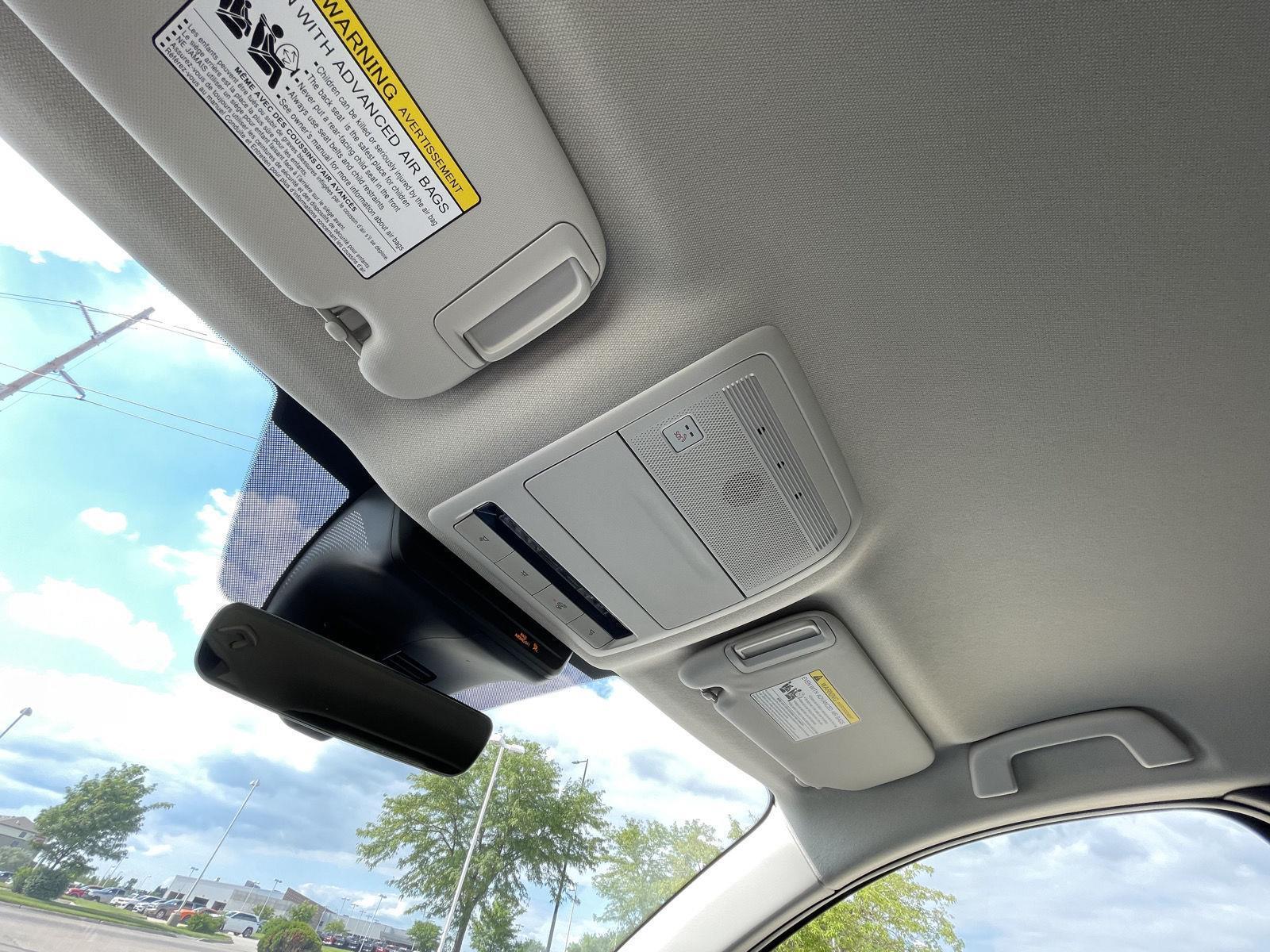 Vehicle photo 20