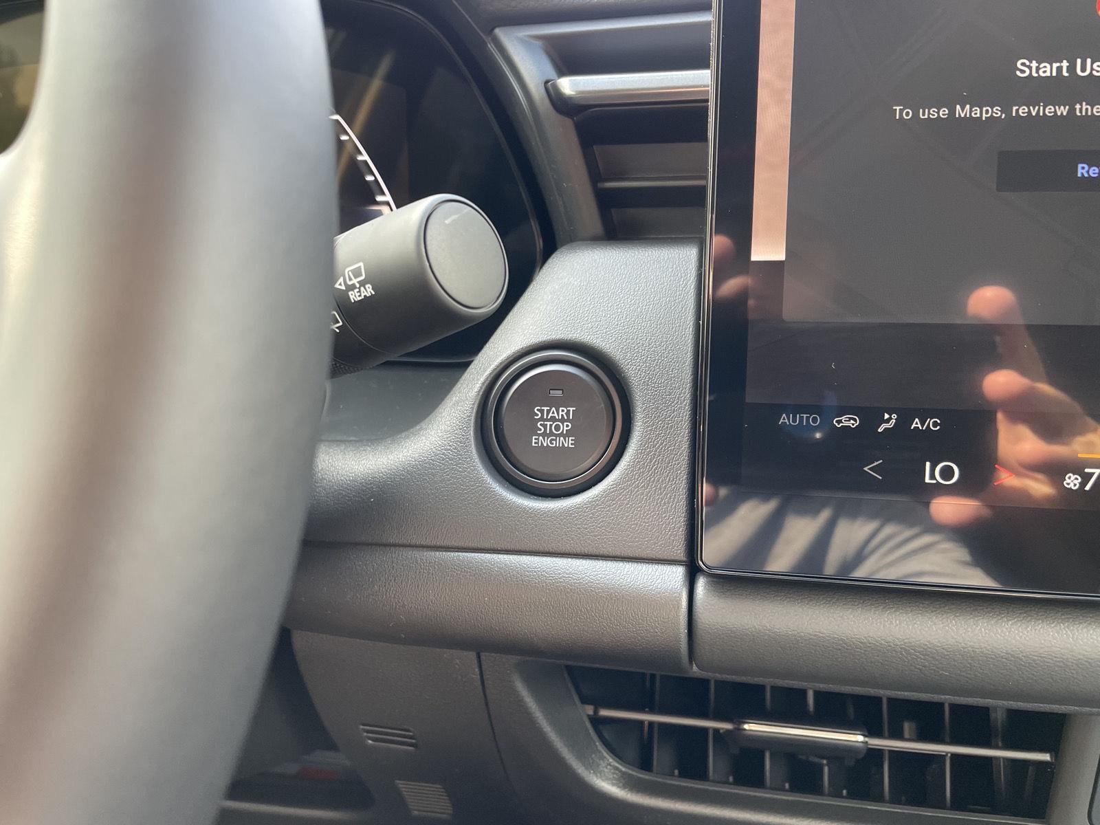 Vehicle photo 23