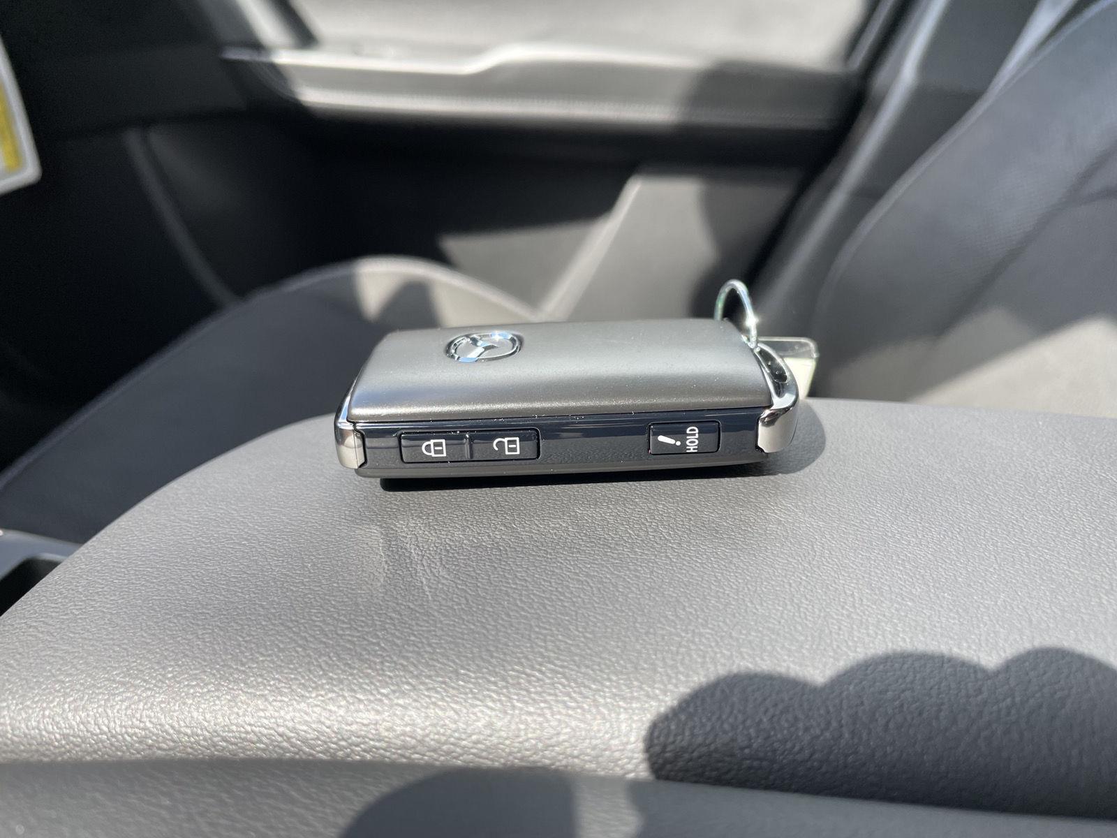 Vehicle photo 33