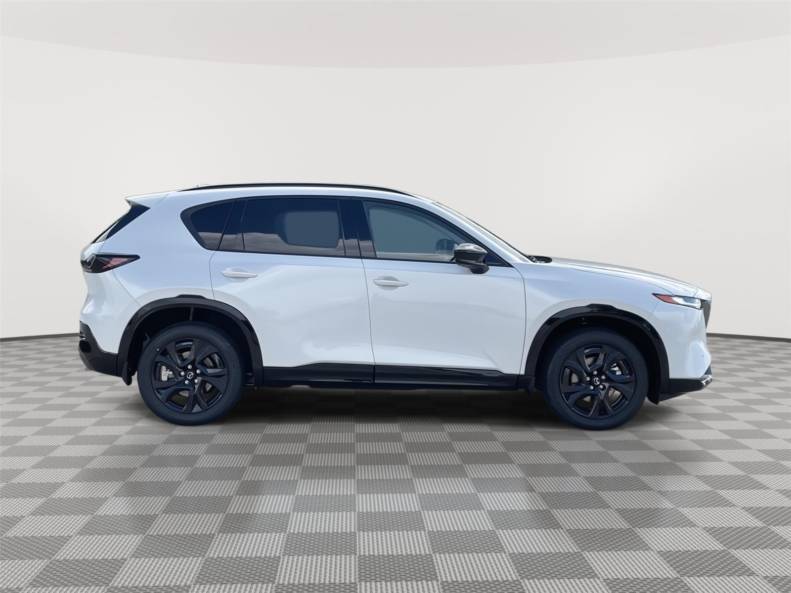 Vehicle photo 6