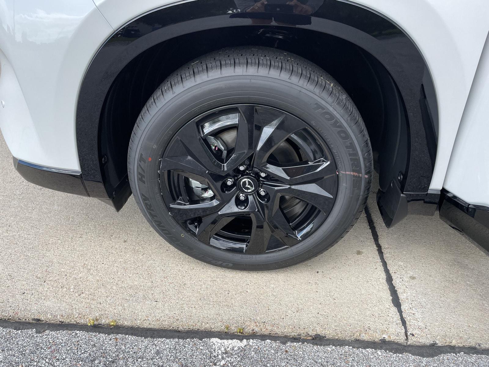 Vehicle photo 10