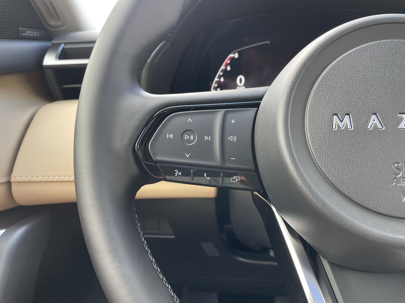 Vehicle photo 12