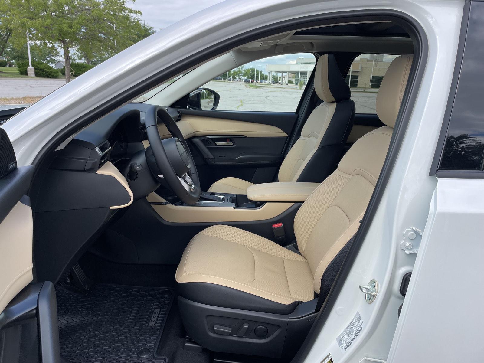 Vehicle photo 16