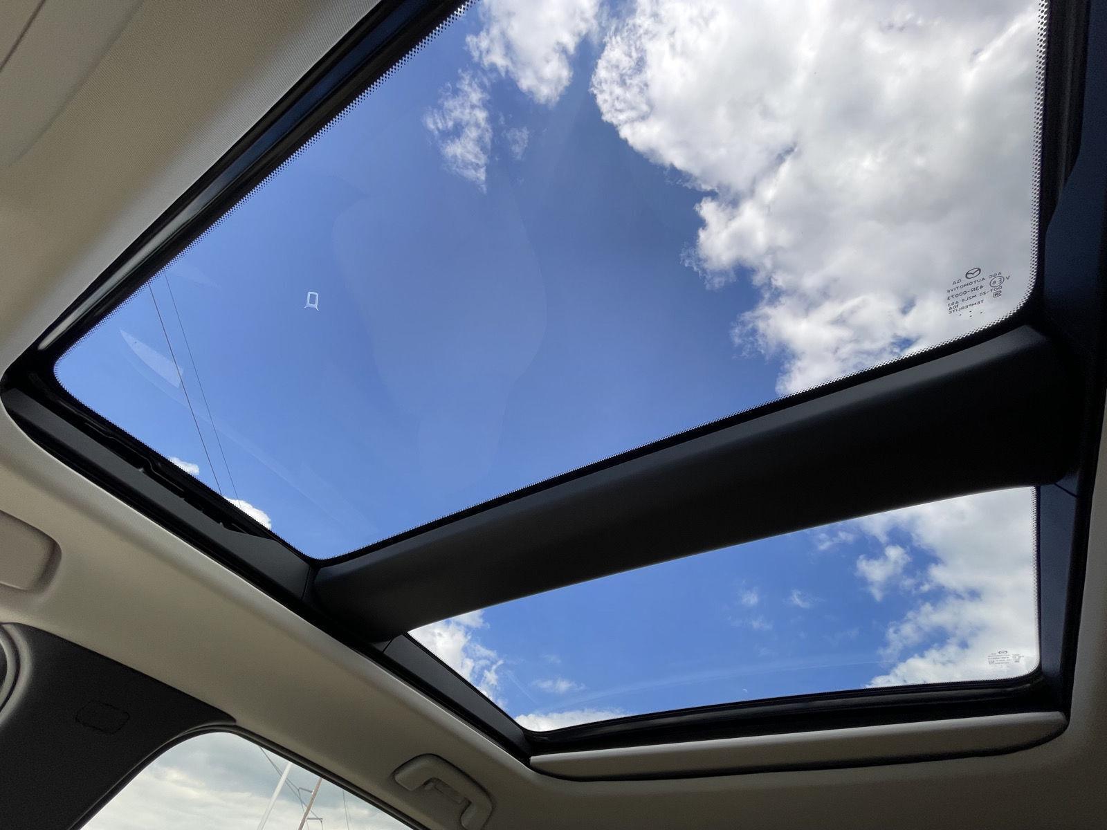 Vehicle photo 22