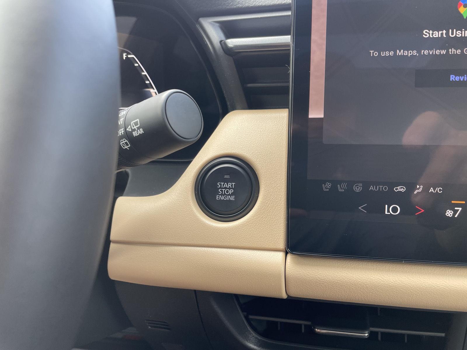 Vehicle photo 25