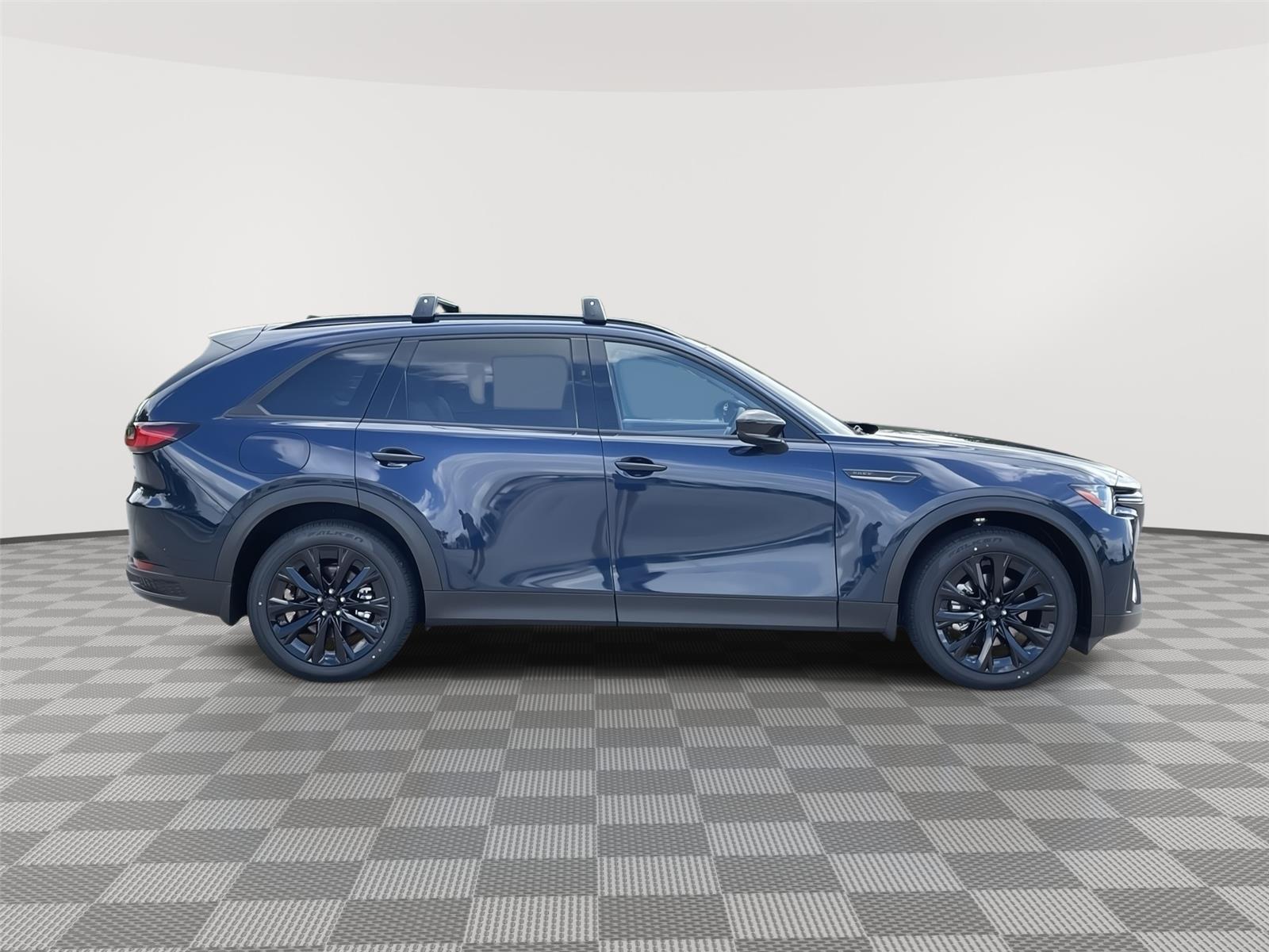 Vehicle photo 6