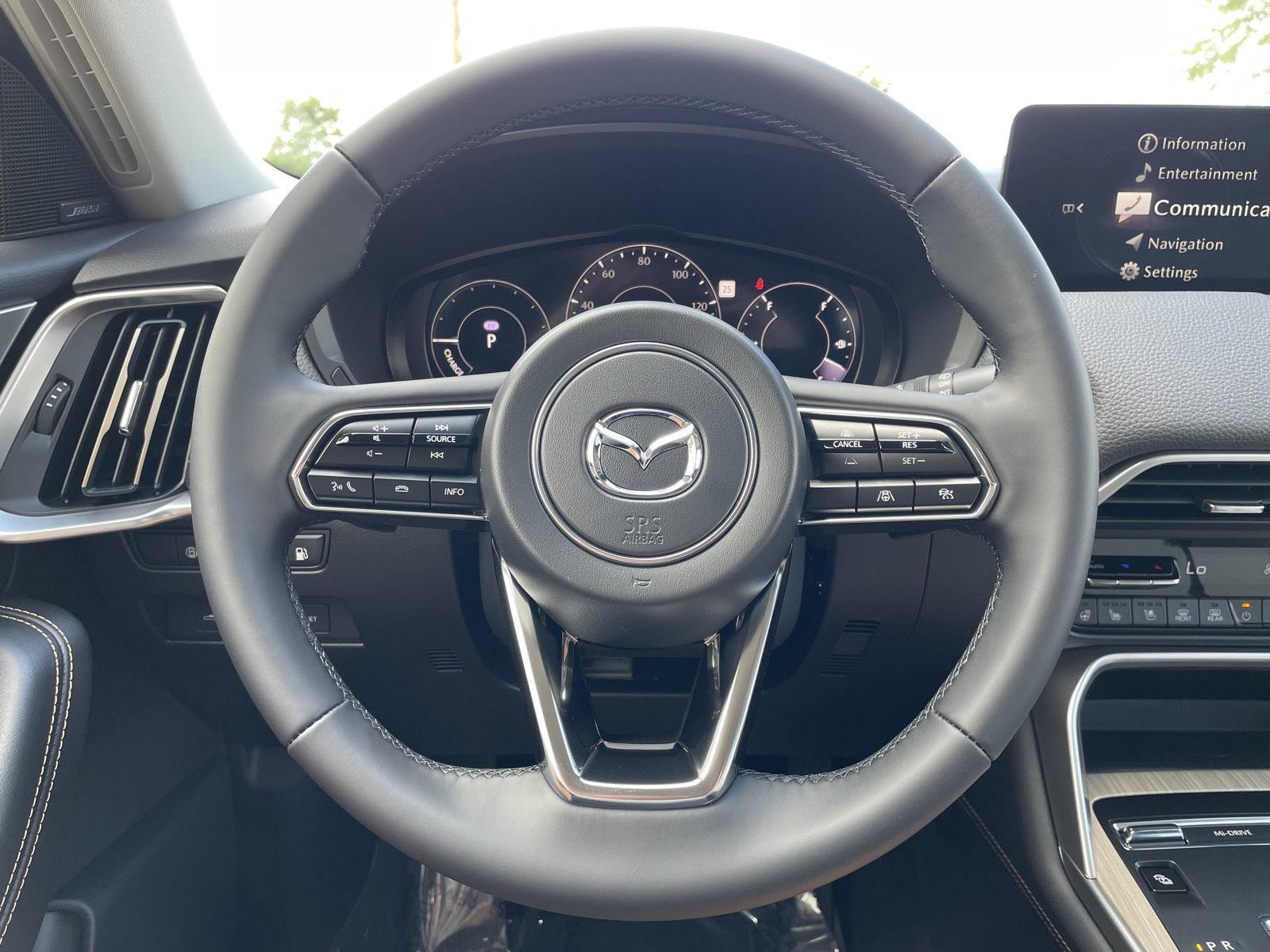 Vehicle photo 11