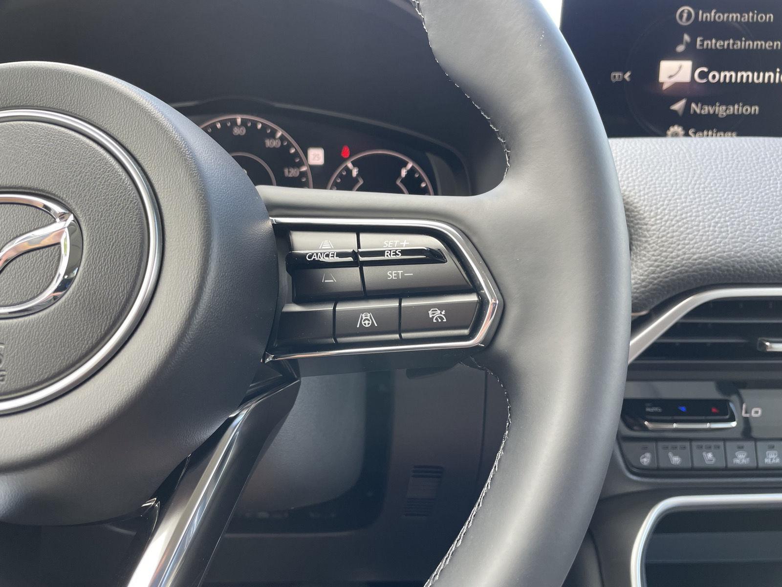 Vehicle photo 13