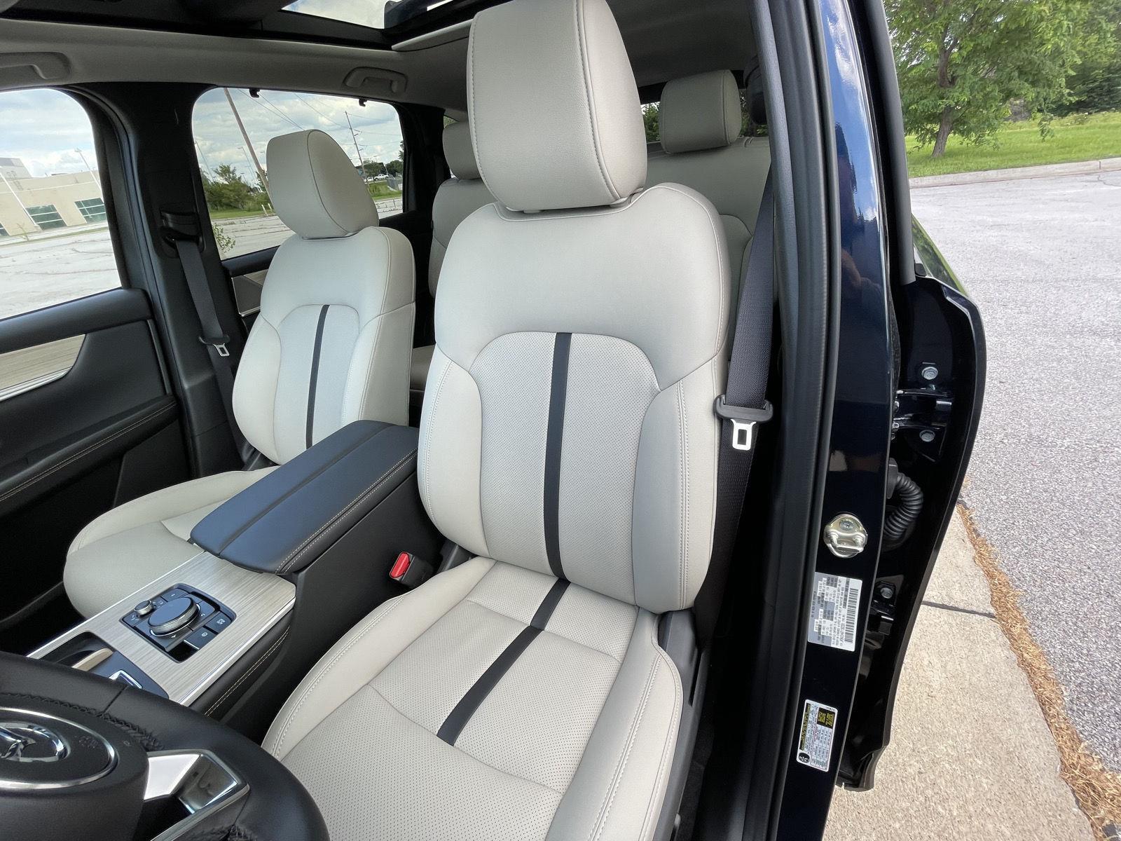 Vehicle photo 17