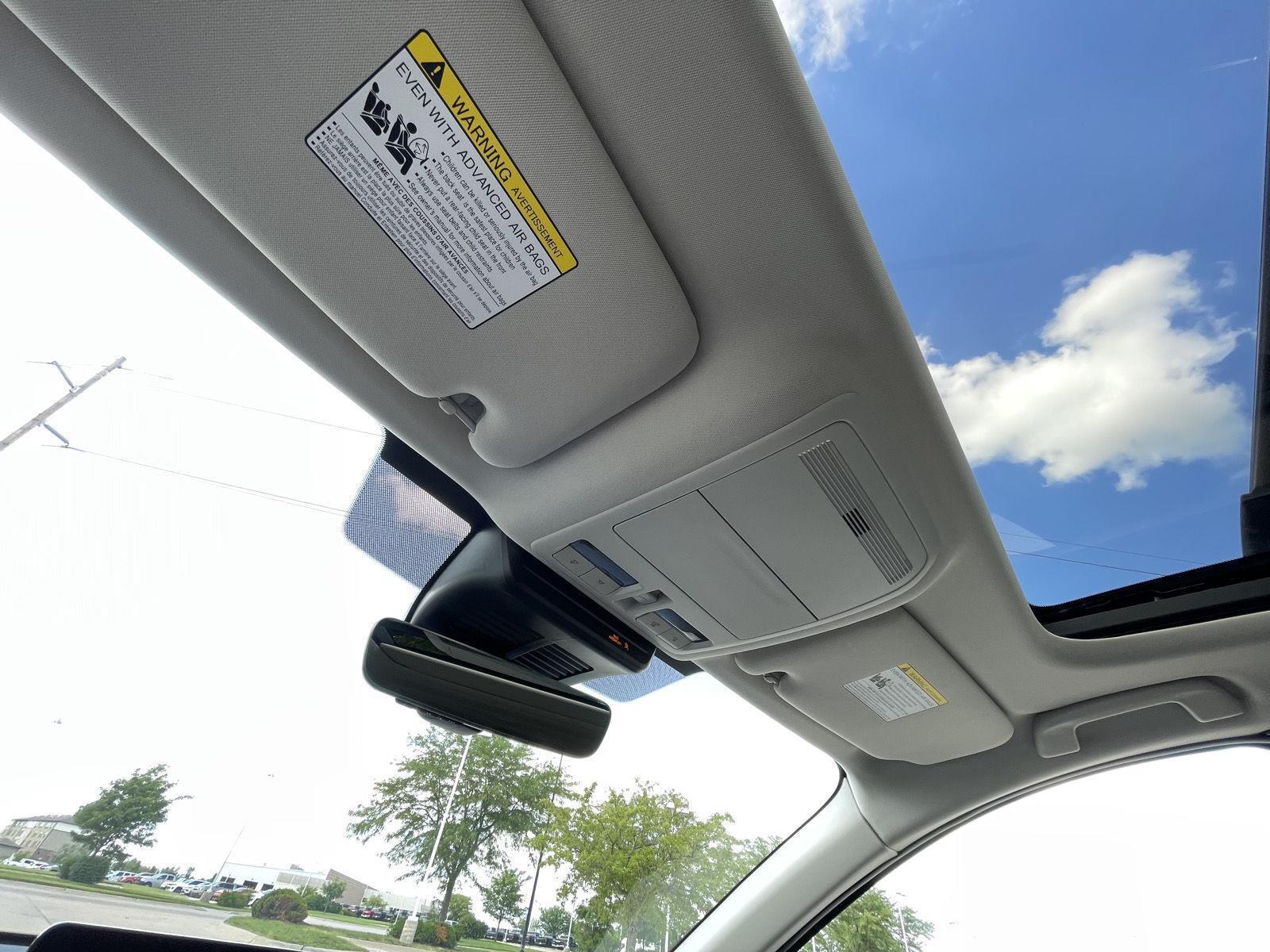 Vehicle photo 22