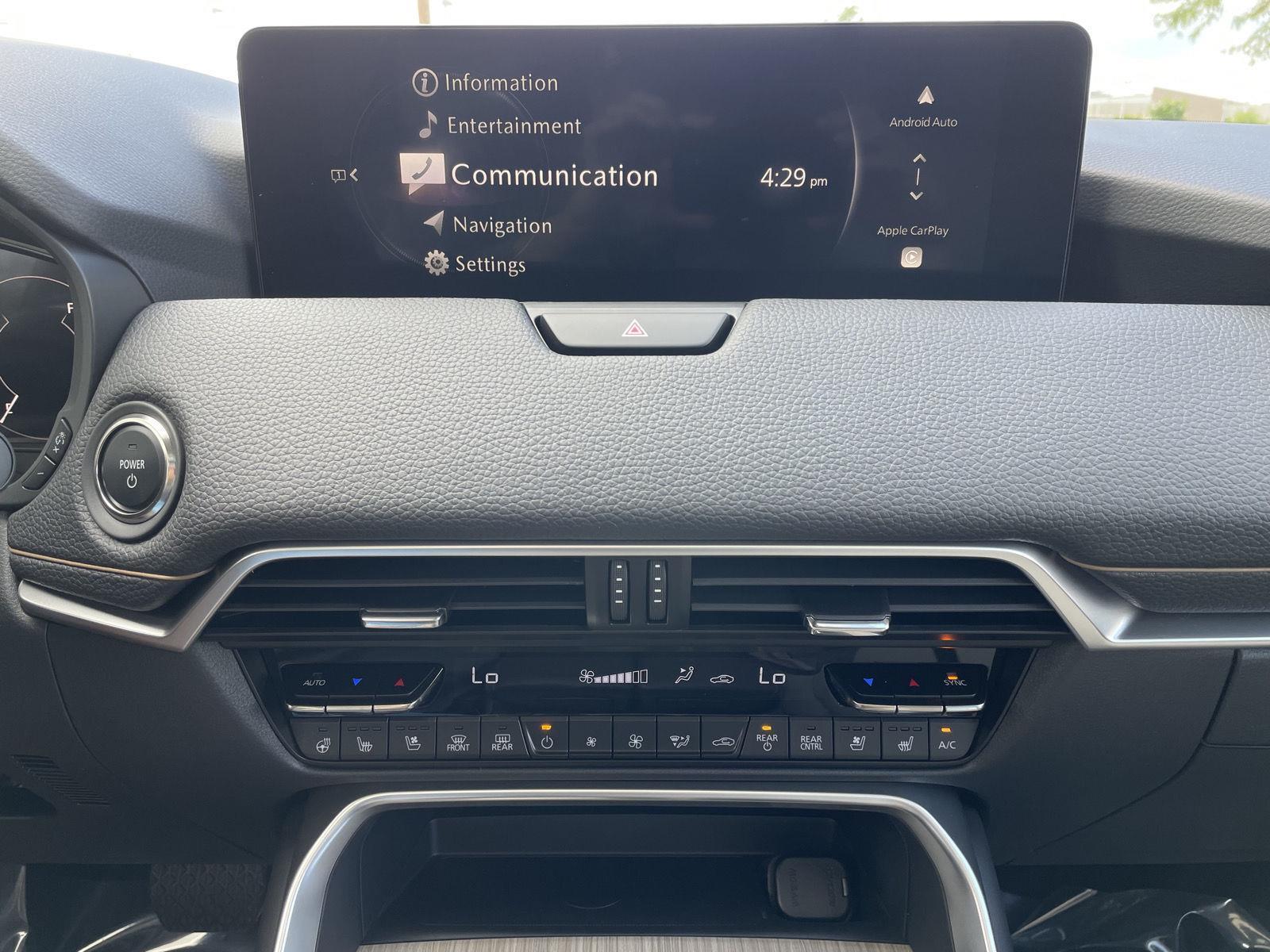 Vehicle photo 24