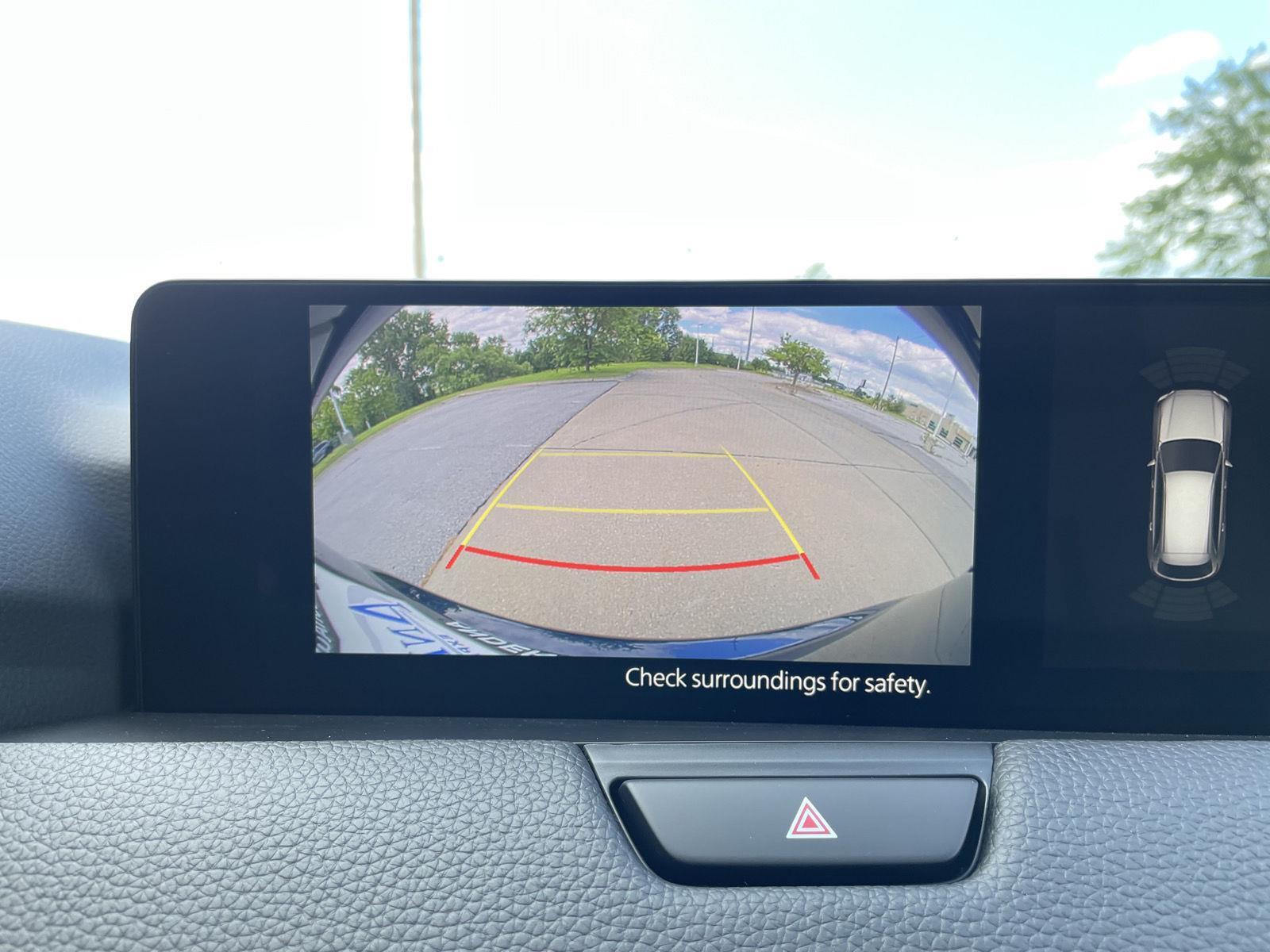 Vehicle photo 25