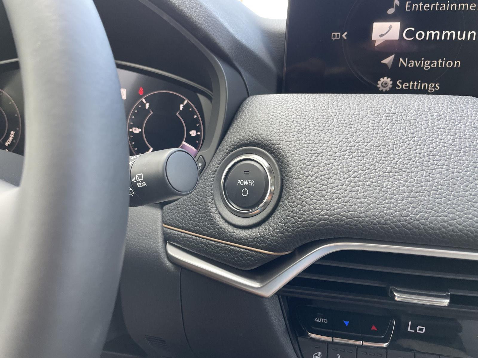 Vehicle photo 27