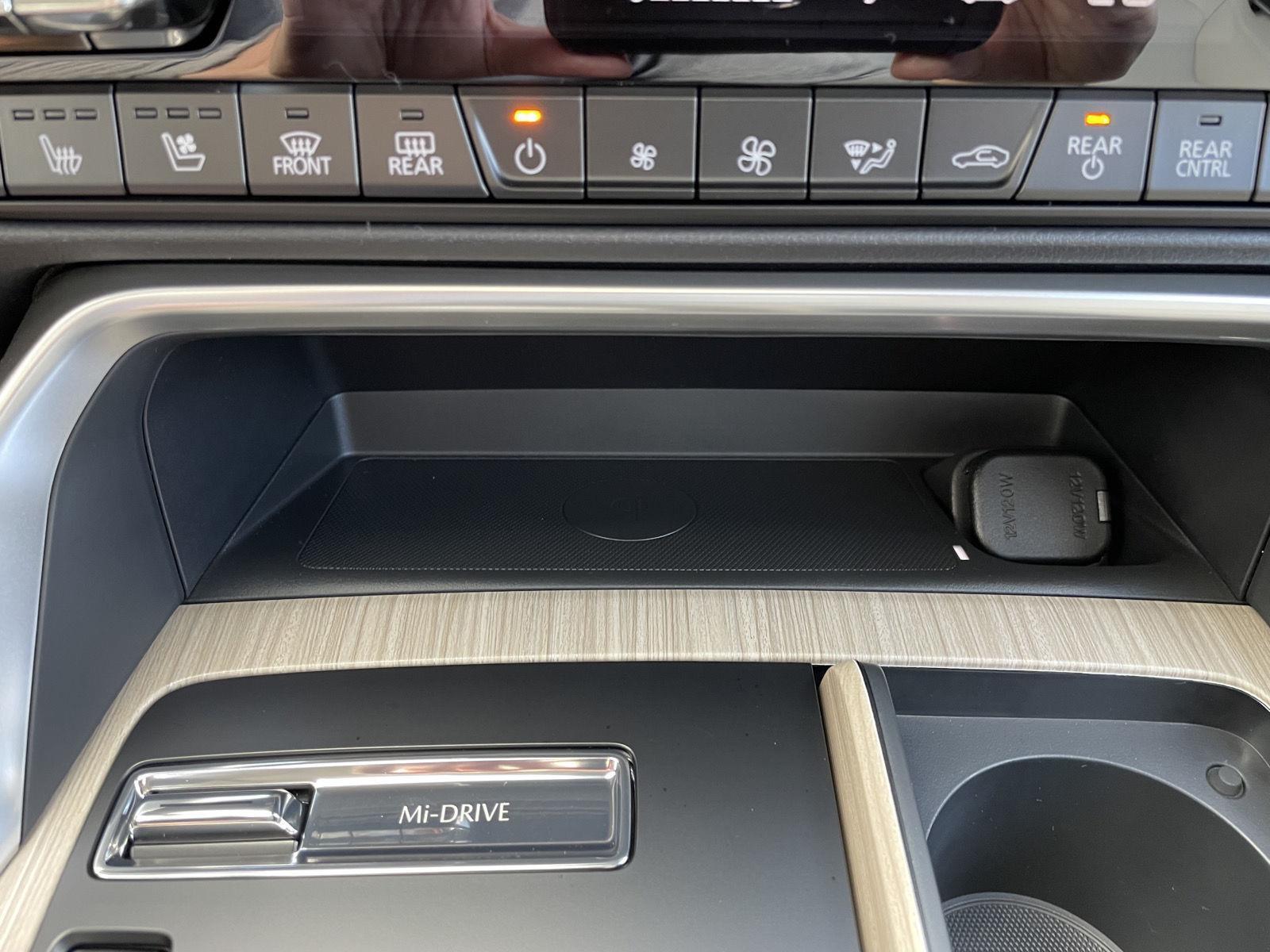 Vehicle photo 31