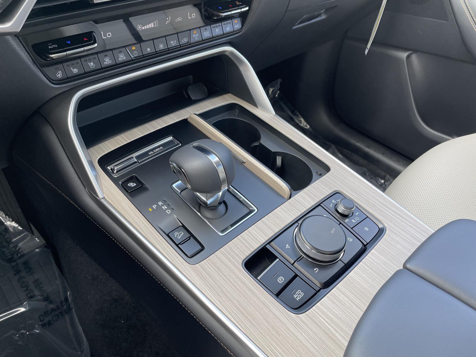 Vehicle photo 33
