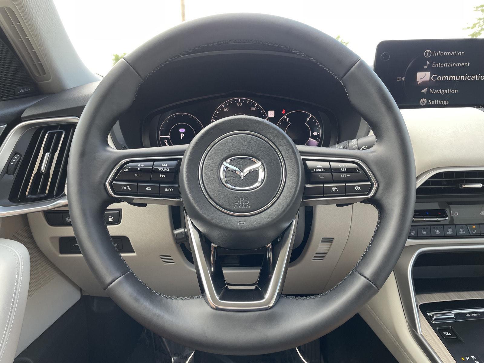 Vehicle photo 11
