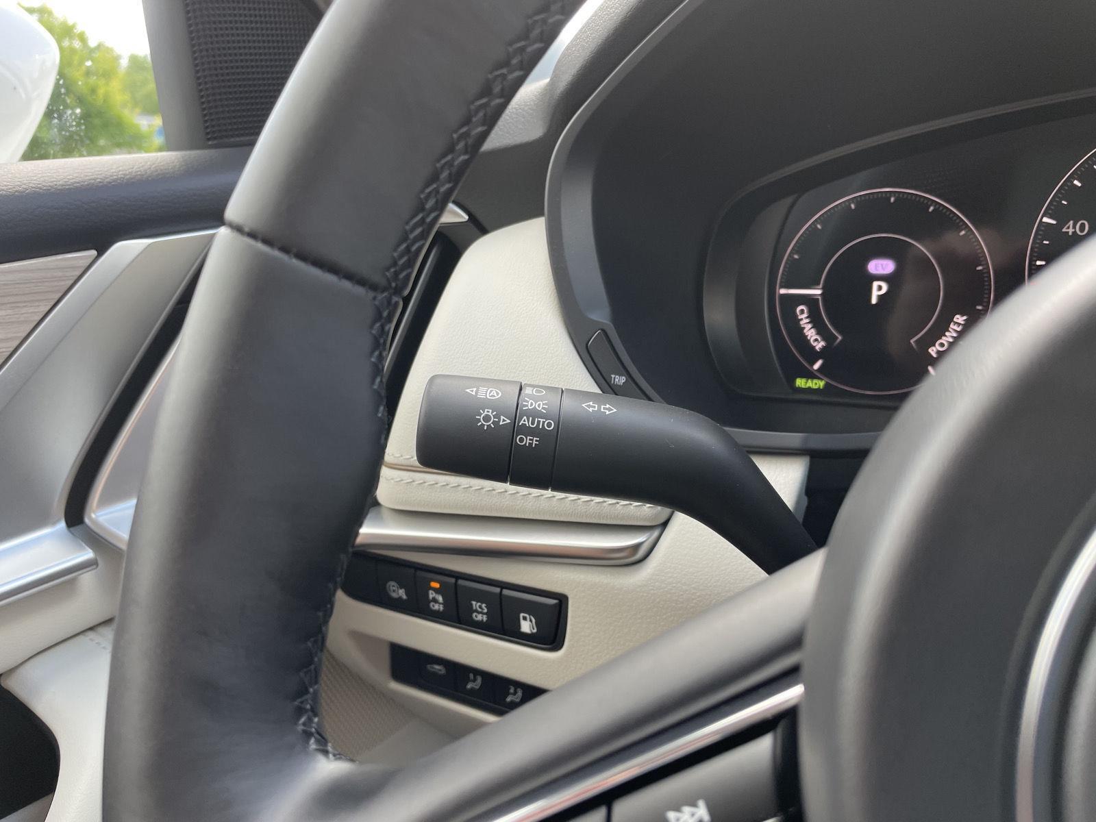 Vehicle photo 15