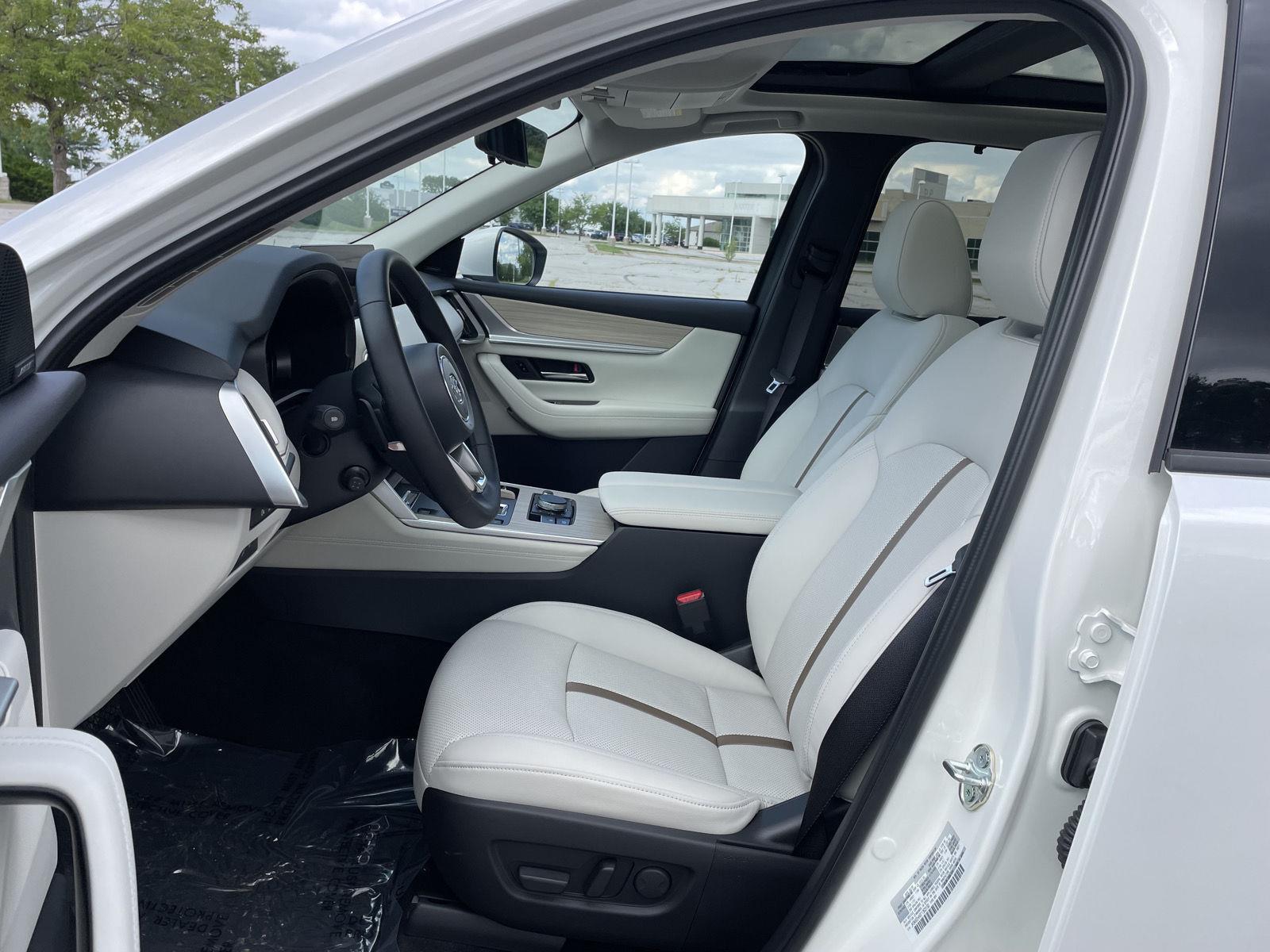 Vehicle photo 16