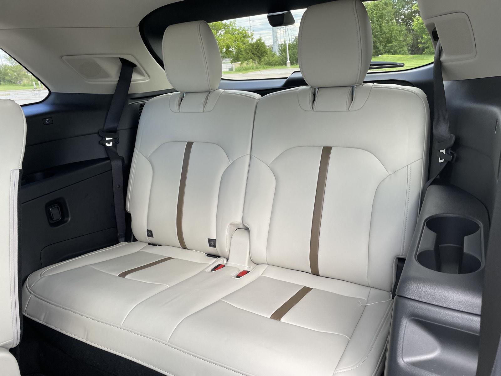 Vehicle photo 21