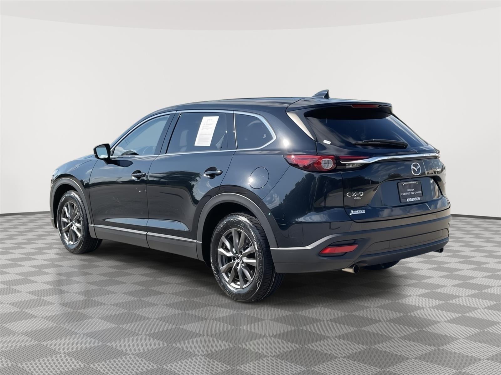 Vehicle photo 9