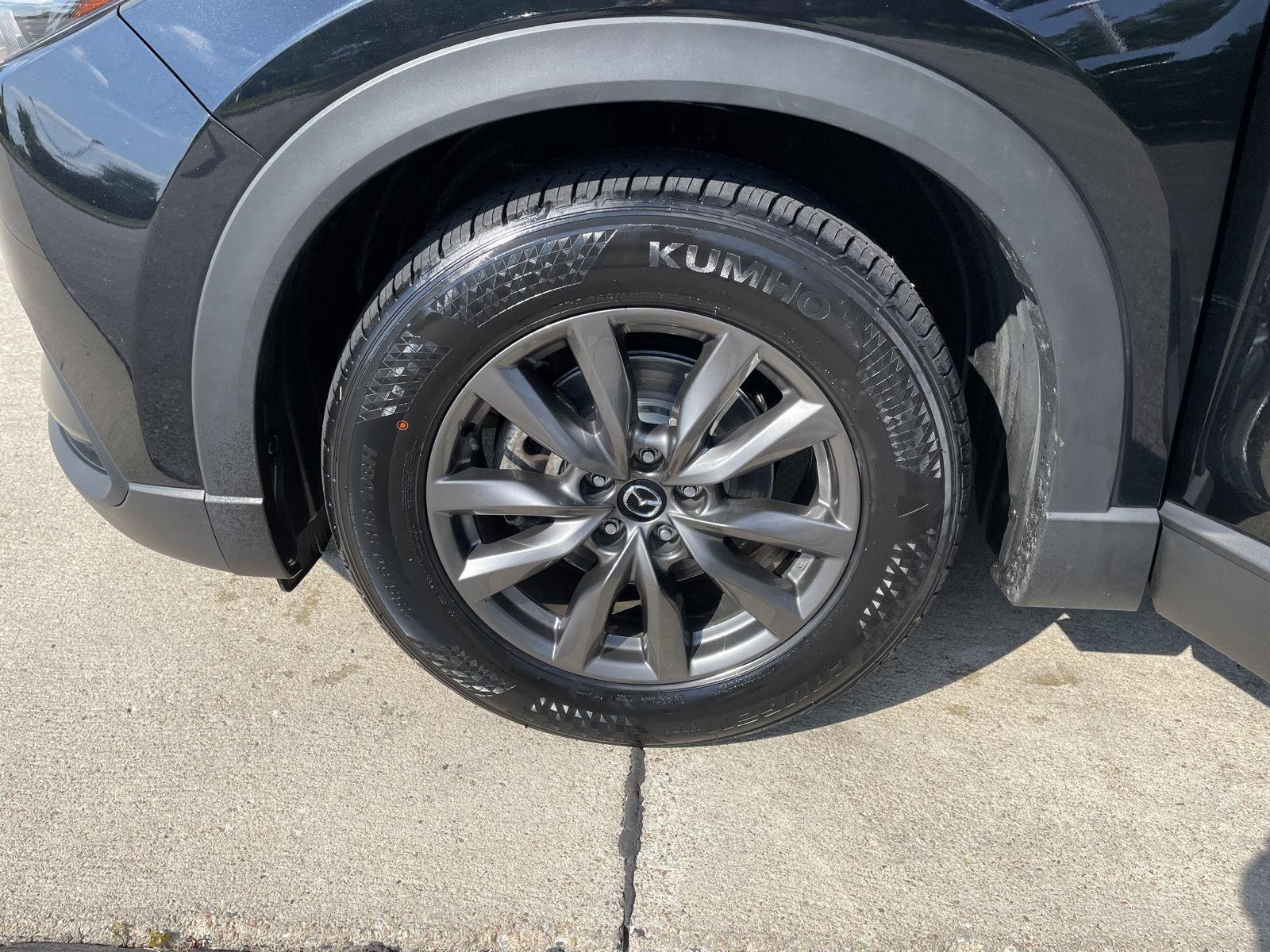 Vehicle photo 10