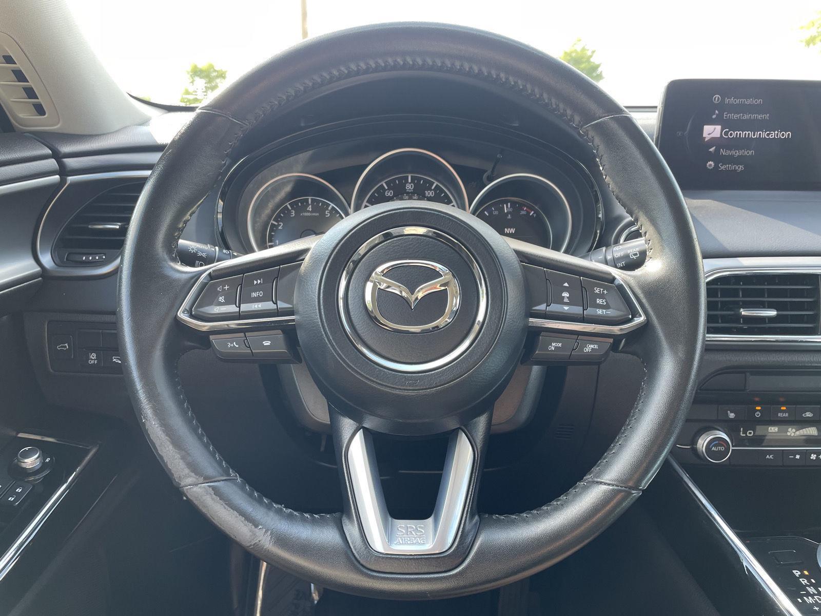 Vehicle photo 12