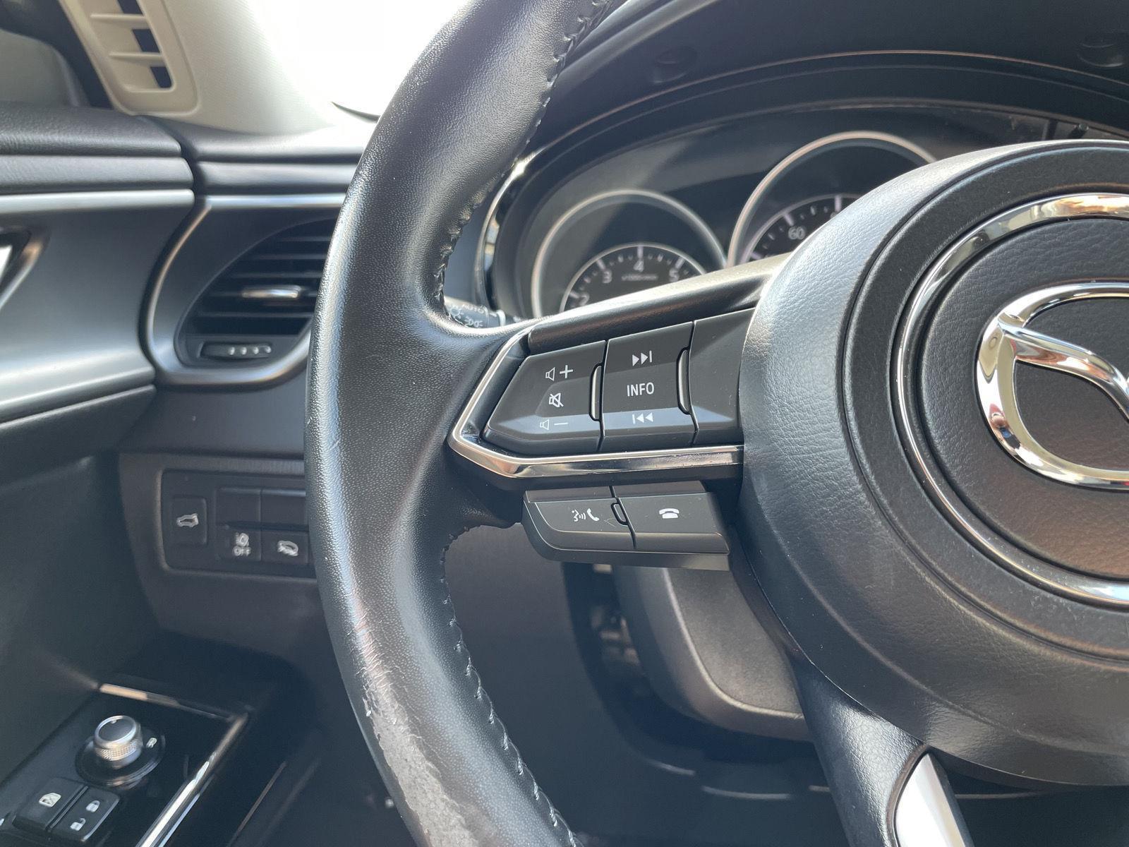 Vehicle photo 13