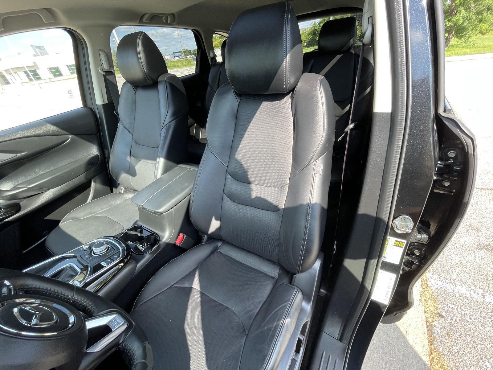 Vehicle photo 18